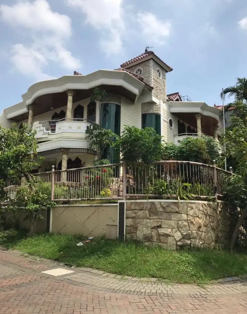 MURAH LOKASI DEPAN! RUMAH CITRALAND UTAMA DEKAT GWALK BAGUS TERAWAT