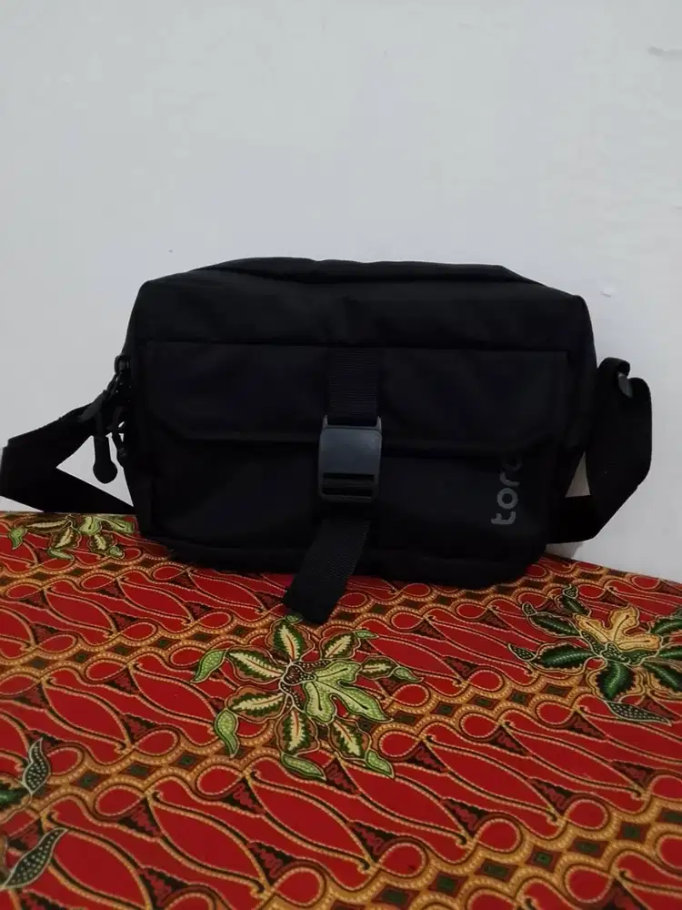 Tas Selempang Torch