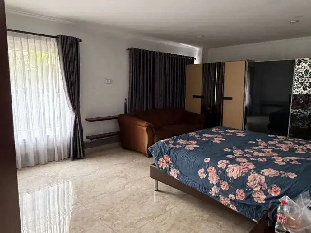 Rumah Exclusive 3,5 Lantai Strategis Siap Huni di Cendana Golf Pik 1