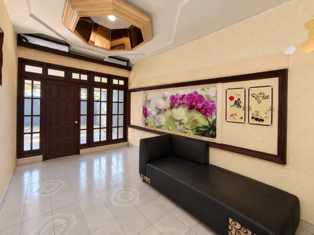 Rumah Teluk Naga Pinggir Jalan Raya 2LT 13,5x17,7 240m2 4KT Cocok Untuk Usaha Dekat Gerbang Pasadena PIK 2, Tangerang