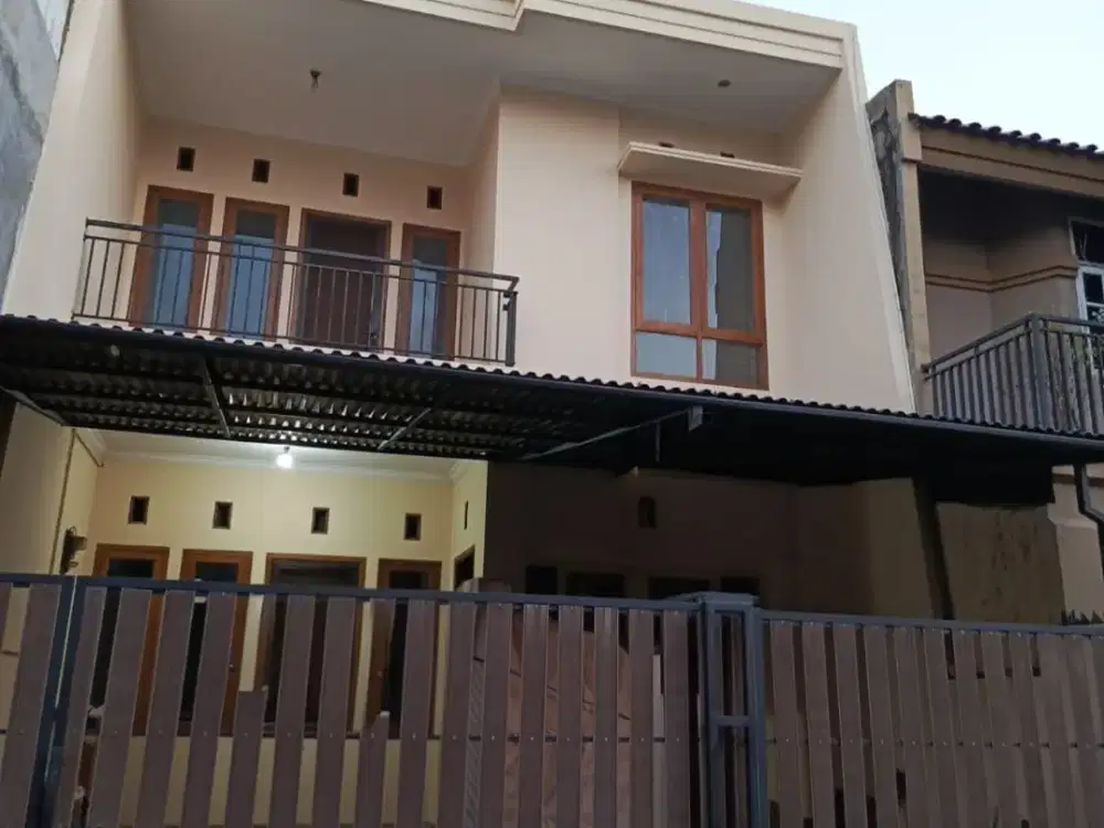 Rumah 2 Lantai Dekat Toll di Pondok Kelapa Jakarta Timur