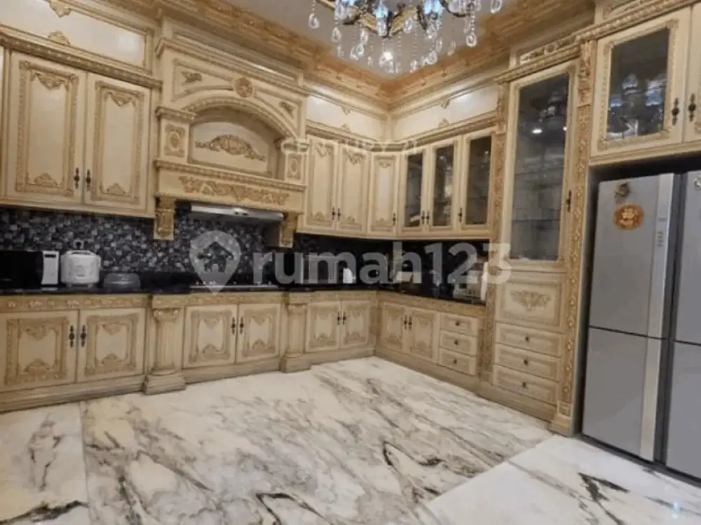 Dijual Rumah Classic Luxury Residence Pluit