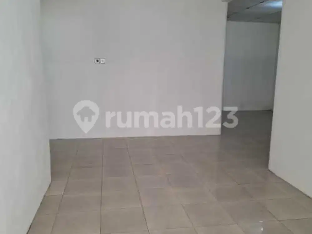 Rumah Tua Hitung Tanah Muara Karang Row Depan Lebar