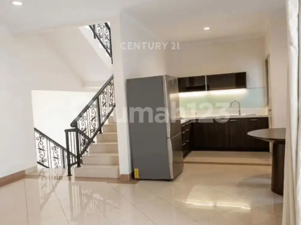 Dijual Rumah Cluster Akasia Golf Pik 1 Semi Furnished