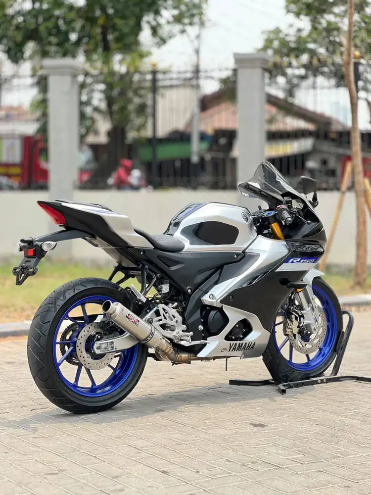 SPORT IDAMAN! YAMAHA R15M ABS QS CONNECTED SILVER 2021 KM 8K PAJAK ON