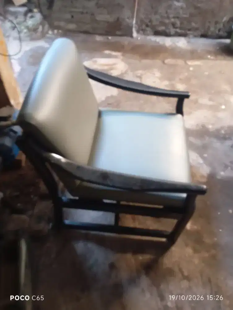 Sofa kulit spons 1 dudukan