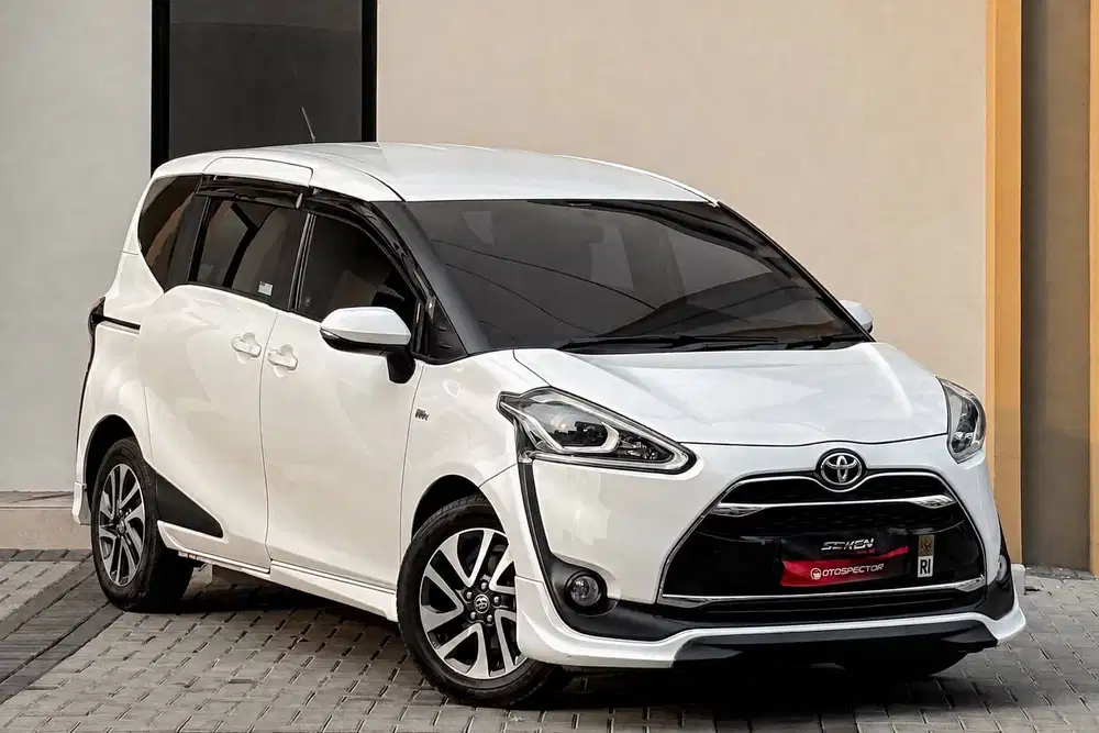 Toyota Sienta 1.5Q 1.5 Q AT Matic 2017 Putih.
