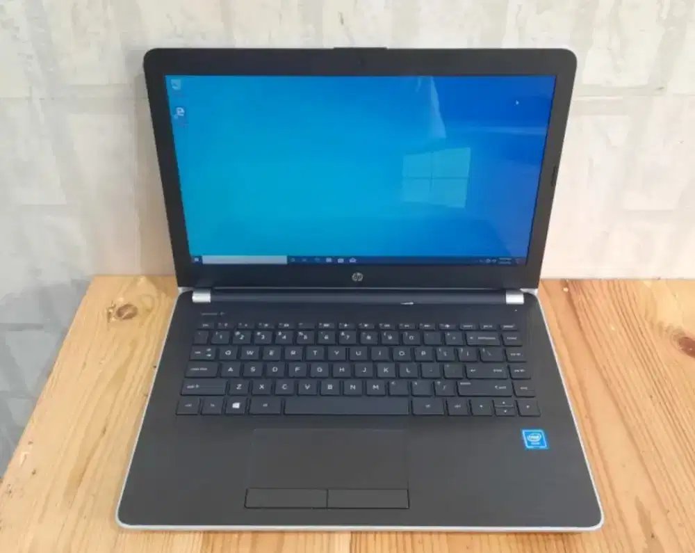 Laptop HP Pavilion N3060 RAM 4 SSD 240 GB Windows 11 Pro