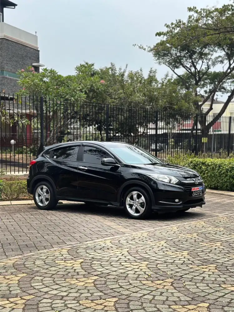 Honda HR-V E CVT NIK 2016 HRV HITAM MATIC OUTLANDER Mazda 2