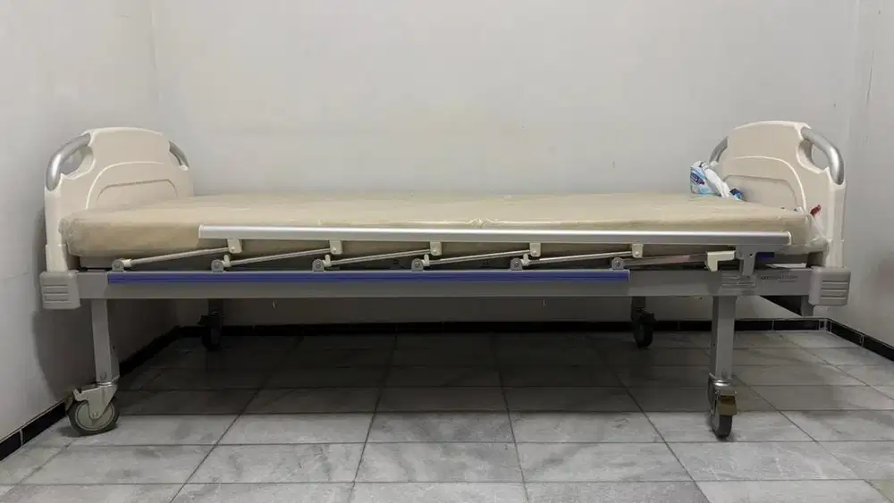 Tempat Tidur Pasien Acare 2 Crank HCB 703i