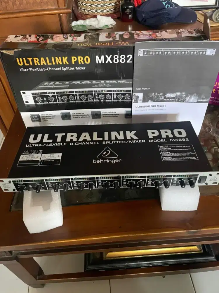 Behringer MX882 v2 ULTRALINK PRO Splitter/Mixer 8Chanel Ultra-Flexible