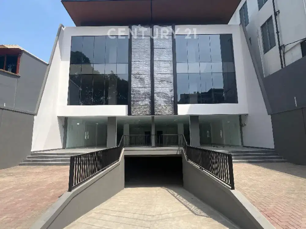 Ruko / Gedung Baru, Siap Pakai Dan Strategis Di Radin Inten