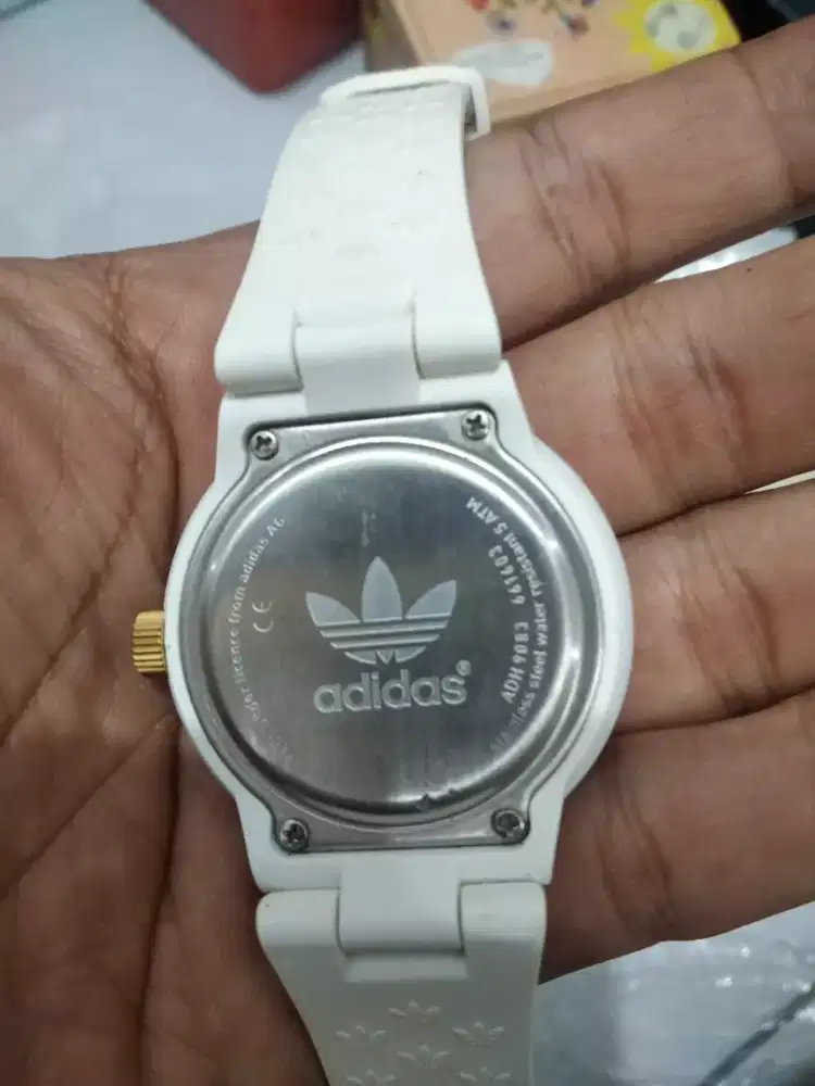 Jam Adidas Bekas sangat baik