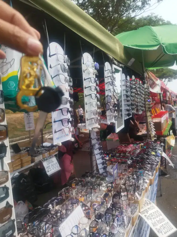 Dibutuhkan Lulusan Optik Kaca mata