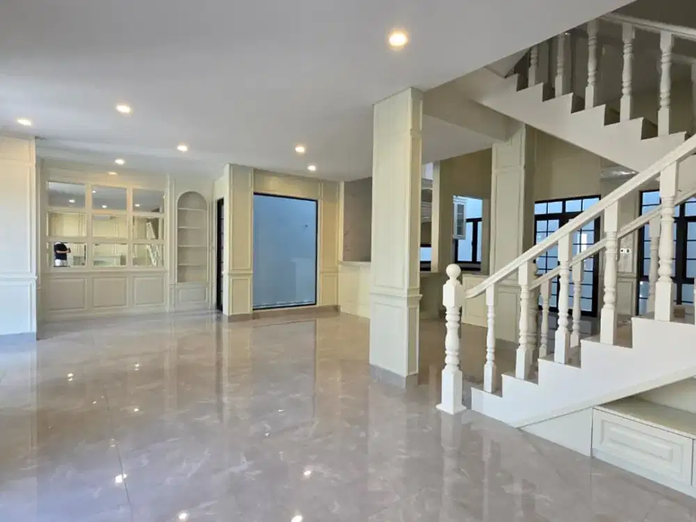 VILLA MEWAH 3,5 TINGKAT DI JEWEL PARK POLONIA – MEDAN!