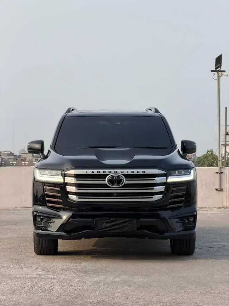 Land Cruiser VXR 300 2022
Black On Black