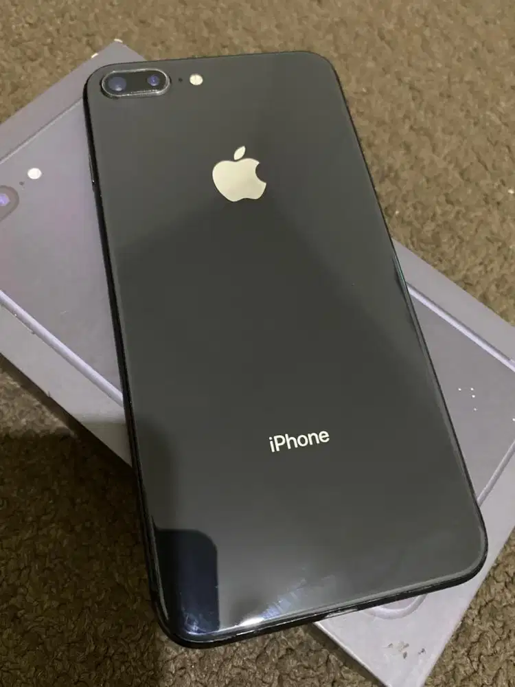 iPhone 8 plus 64GB inter