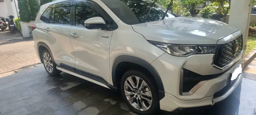 innova zenix 2025
