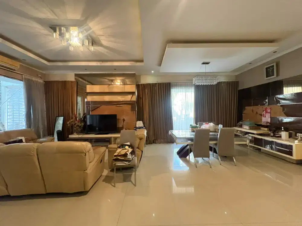 Hook Jual Rumah dan Diego Pakuwon City Surabaya