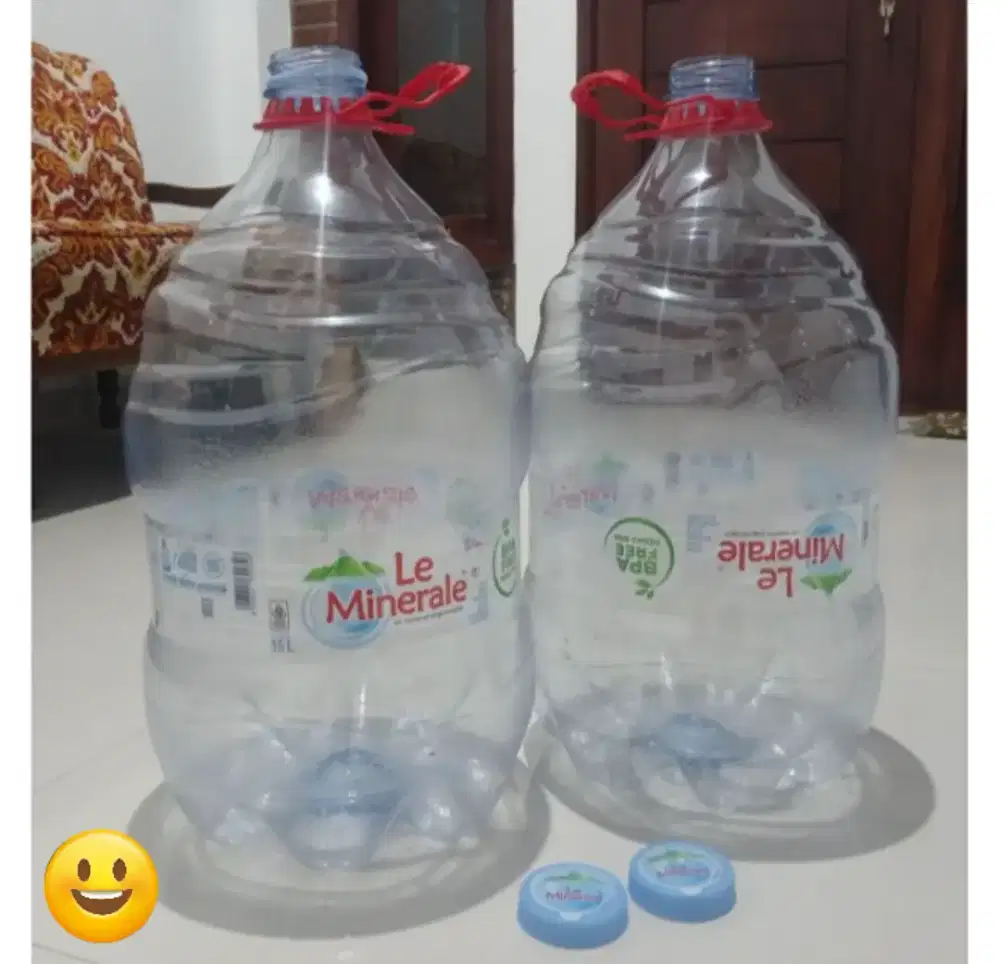 Dapat 8 galon air leminare 15liter kosong dan galon club