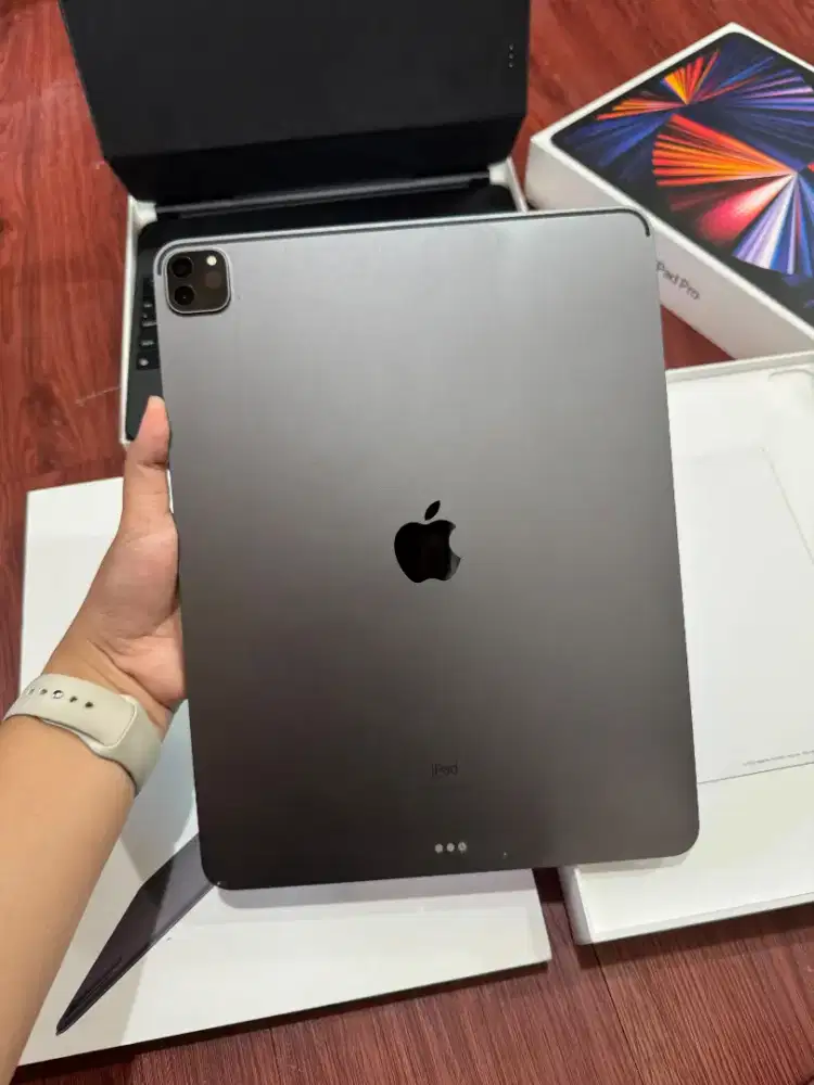 Ipad pro gen 5 12.9 inch
Inter LLA