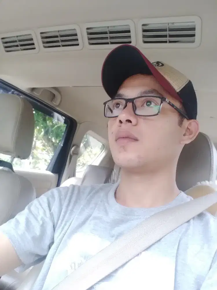 Saya mencari kerja sebagai driver pribadi SIM A