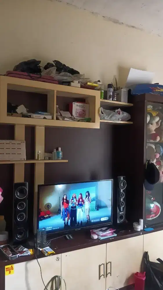 Lemari bufet tv