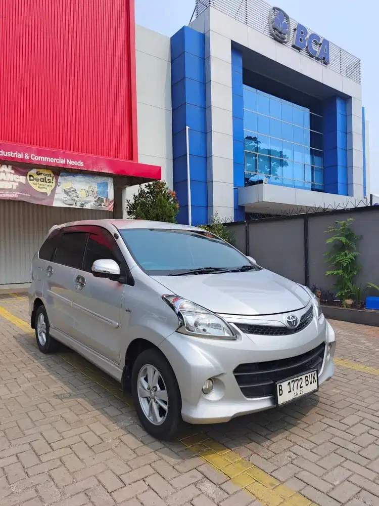 FOR SALE TOYOTA VELOZ 1.5 AT SILVER 2012