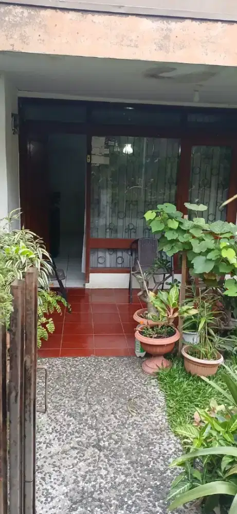Menarik lokasi strategis sekelimus buah batu