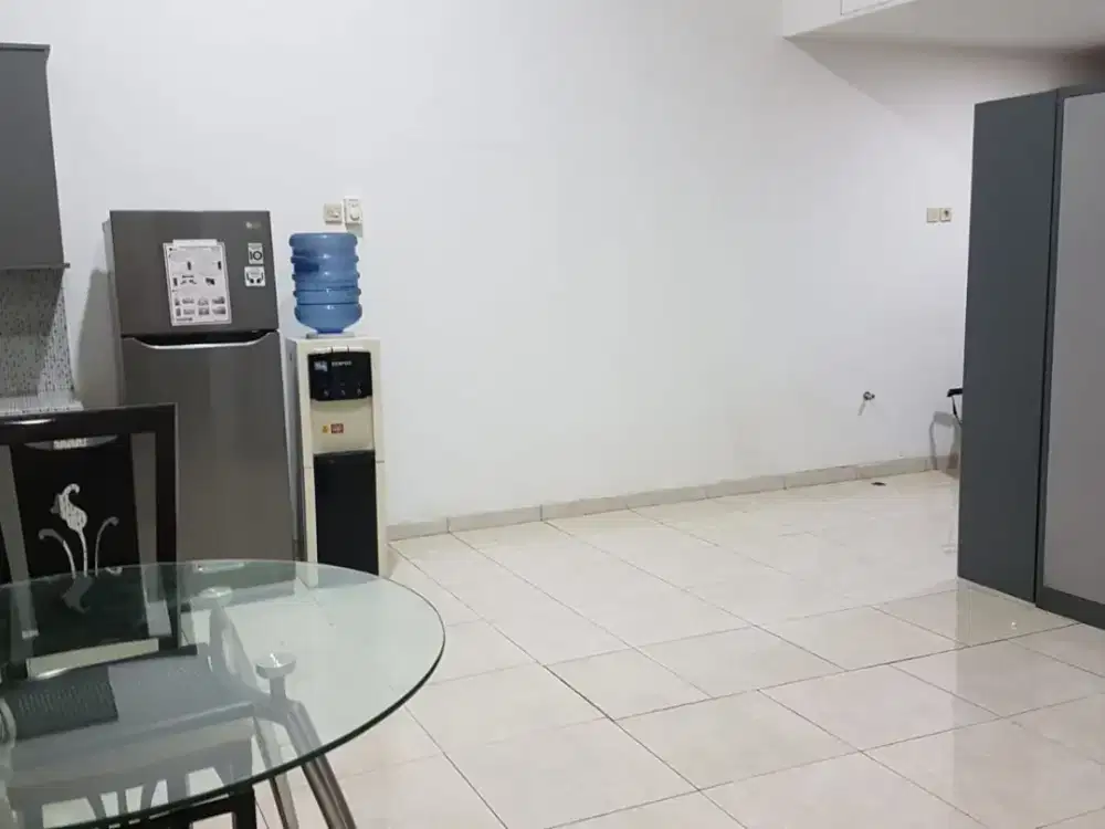 Rumah di Jl Pati Unus Semarang Hadap Selatan