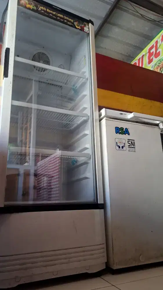 Showcase Polytron 1 pintu