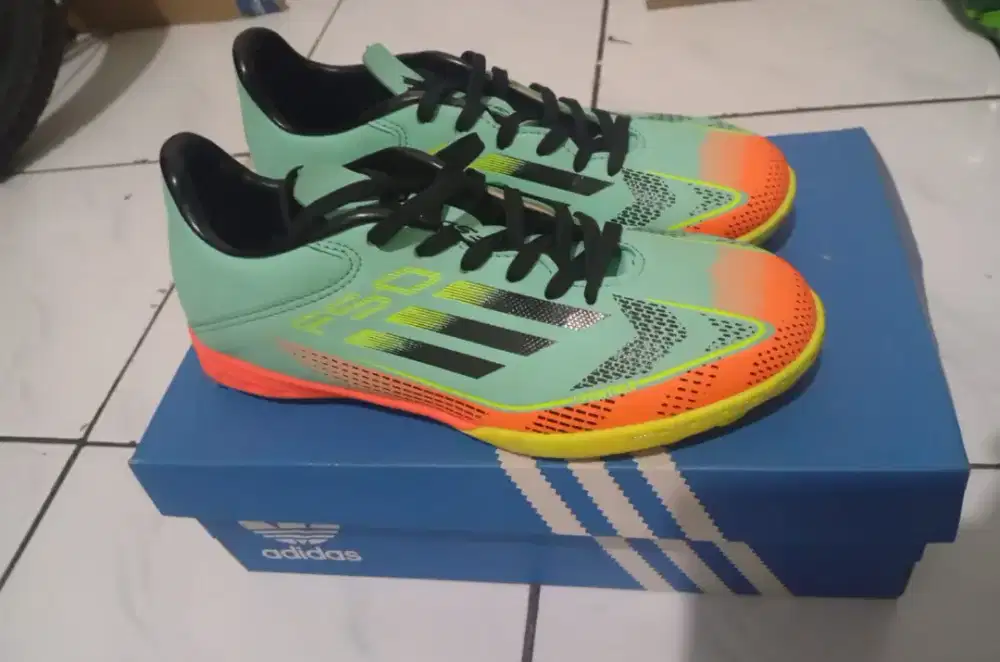 Sepatu Futsal Adidas Ori UK 39