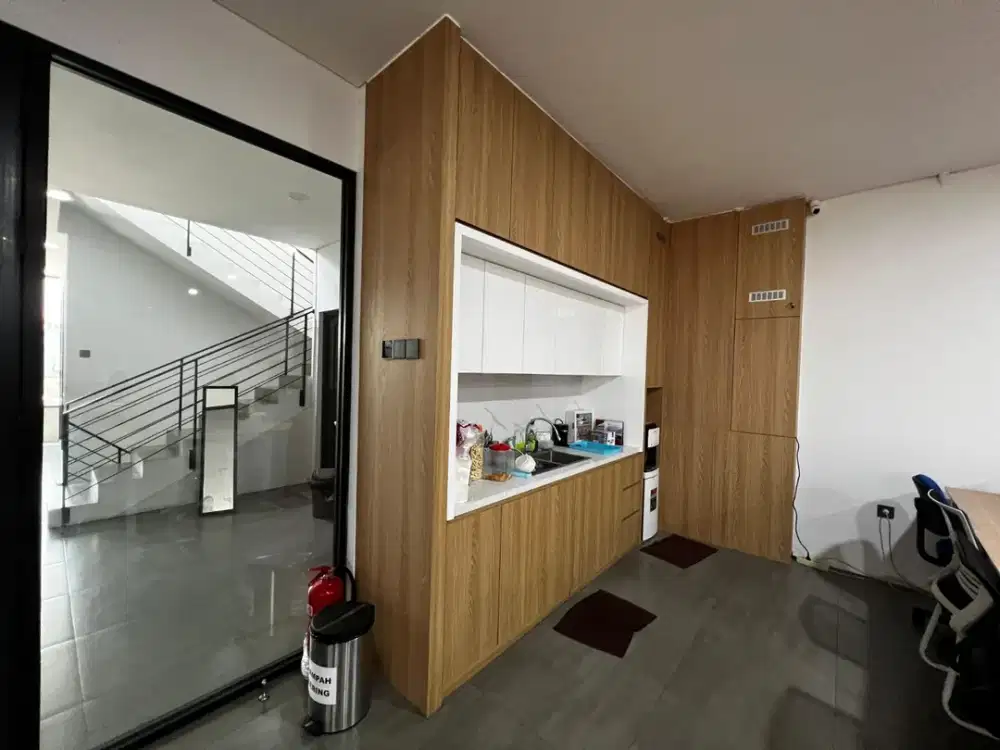 Office space di jalan Taman Maluku