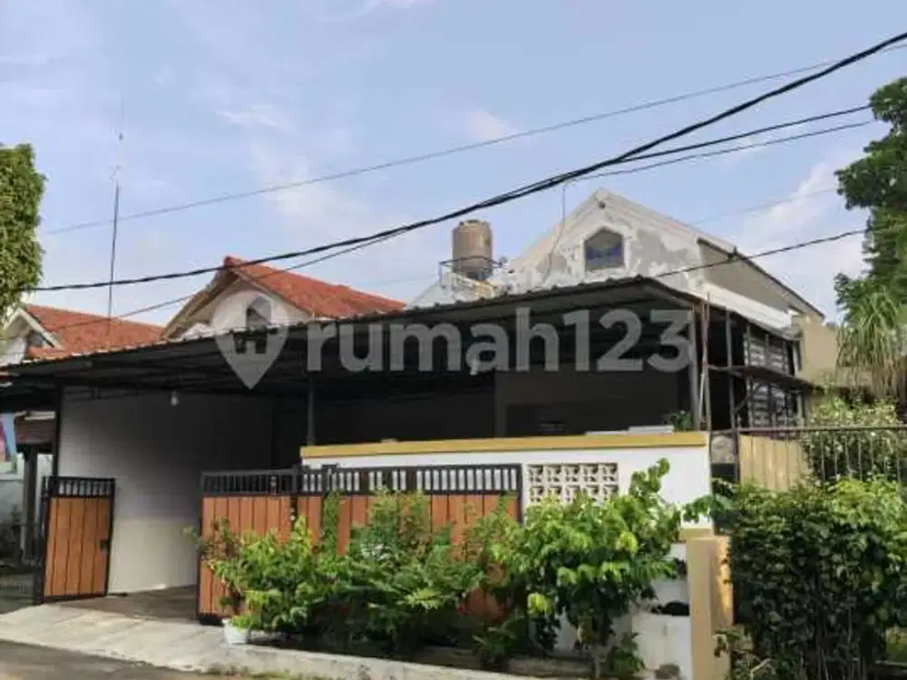 Jual Cepat Rumah 2 Lantai Semi Furnished Graha Raya