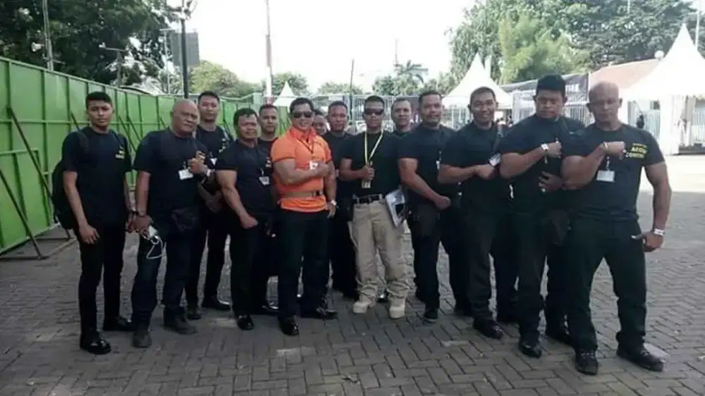 Jasa keamanan dan menjaga cleant
