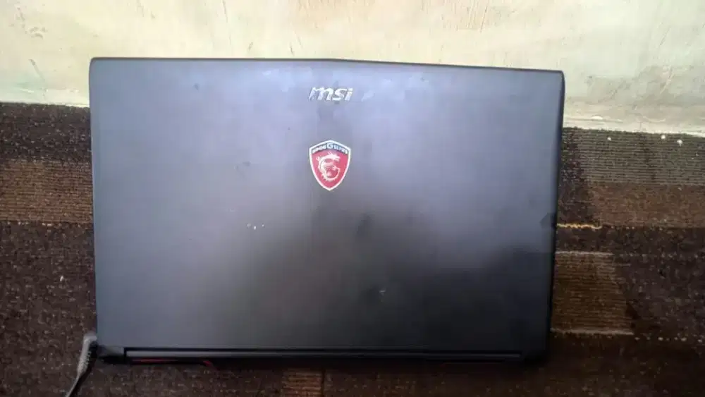 MSI GAME GRAFIS RENDER CORE I7-7700HQ RAM 8GB VGA 1050 cuma 5jt an