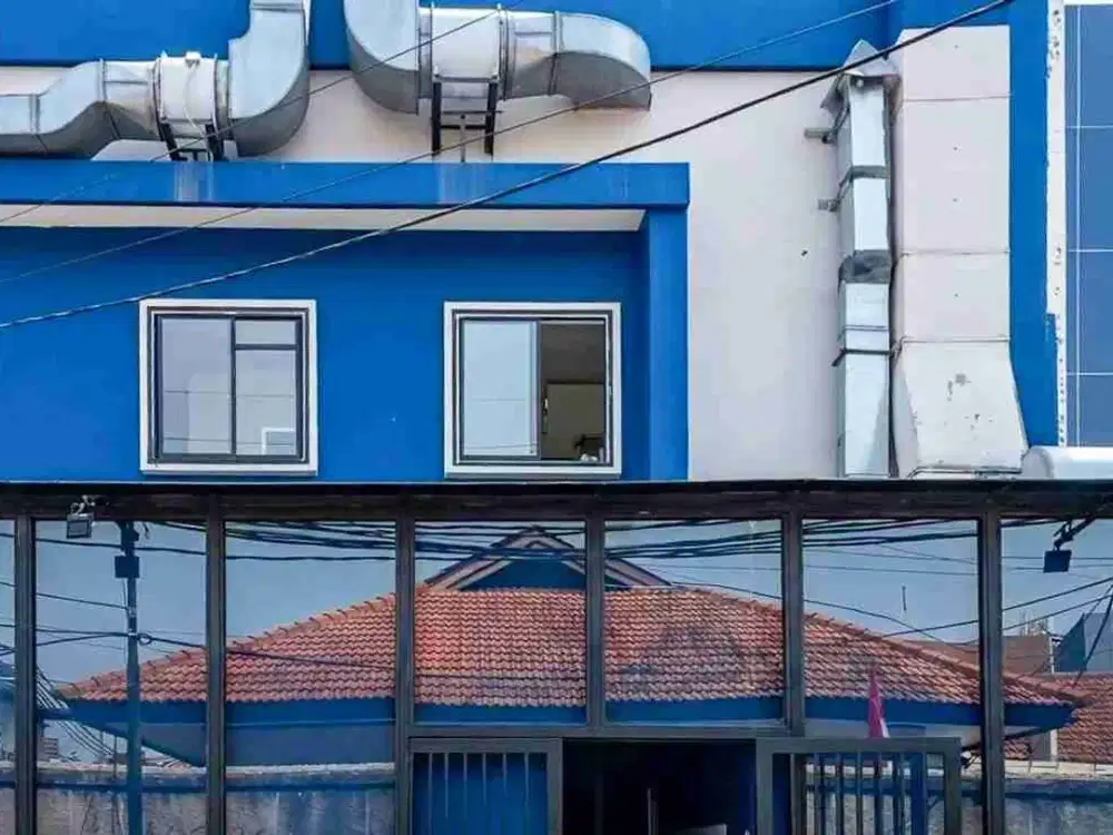 Mini Building 2 Lantai Posisi Hoek di Kemang