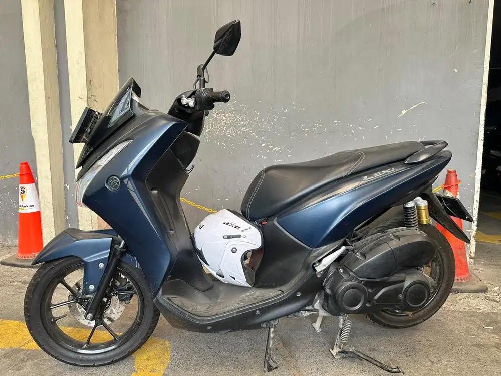 Motor Yamaha Lexi 125cc Automatic 2019 Keyless Navy Blue