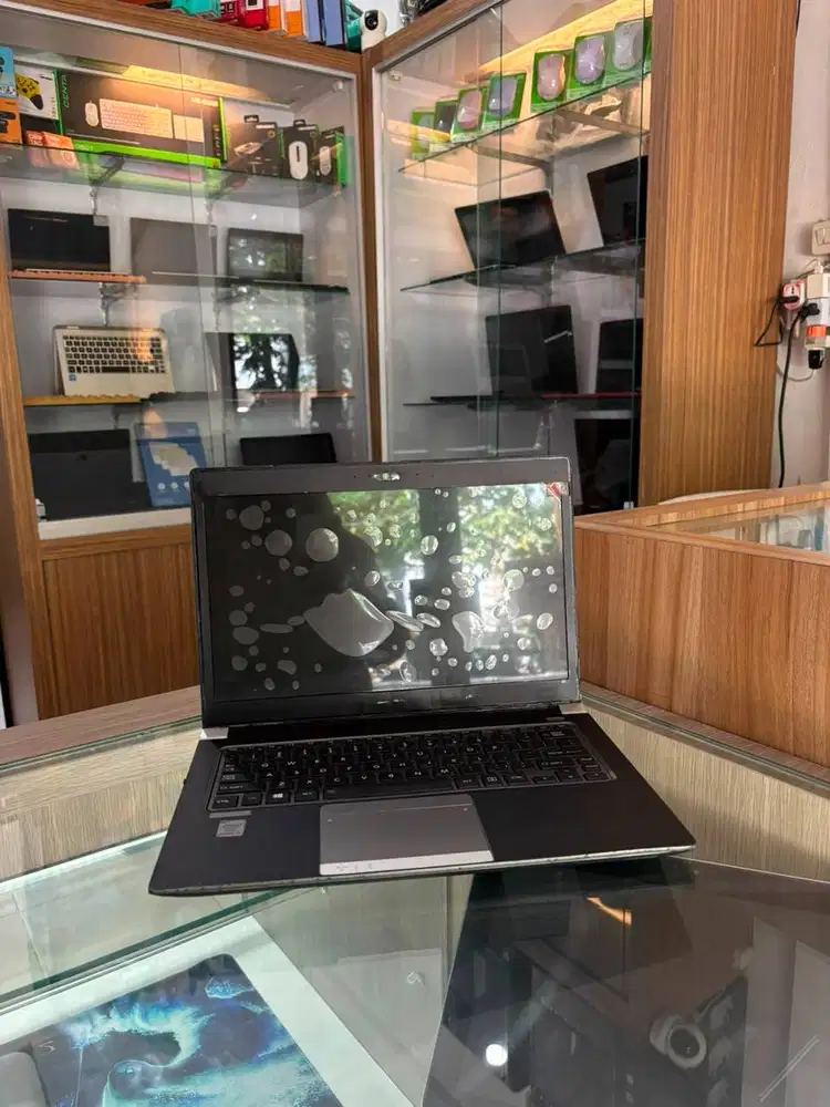 Core i5 Slim Ringan Murah LCD Minus