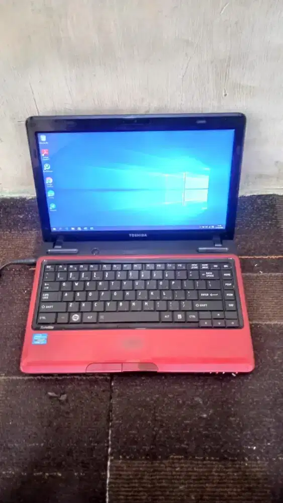 Djual laptop Toshiba satellit prosesor Intel core i3 ram 4GB layar 14i