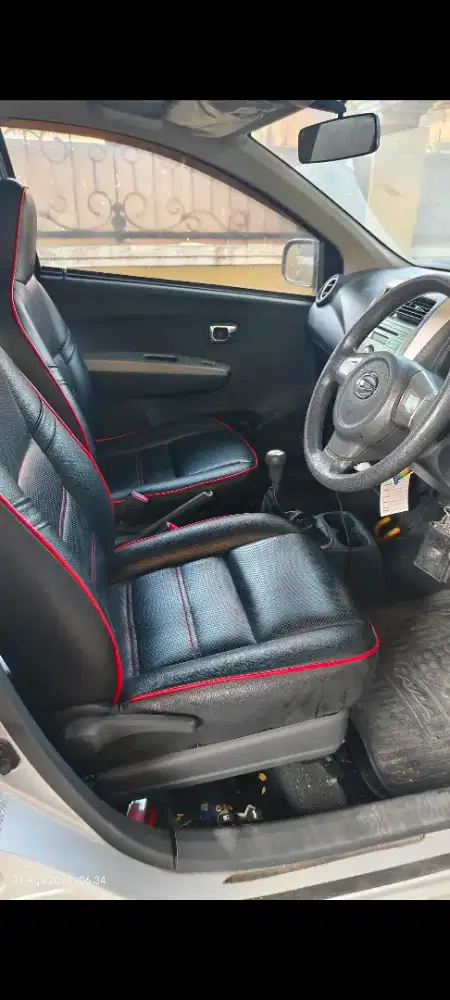 Di jual daihatsu ayla low km barang simpanan body di upgreed