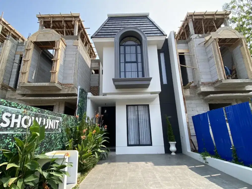 Lexy Graha Raya, Rumah Modern dengan Taman Belakang