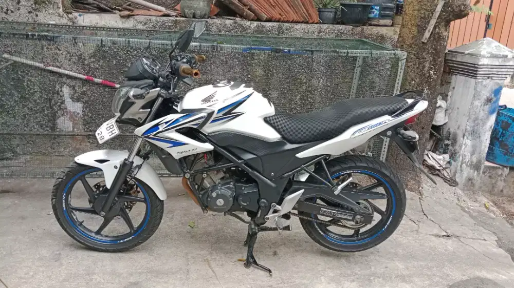 Honda Cb150r thn 2013 siap pakai