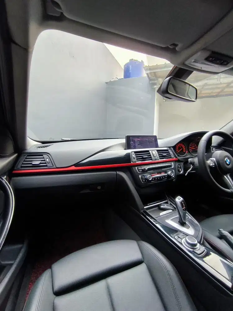 BMW Sports F30 320i Mperformance 2012