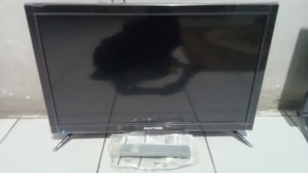 Tv led Polytron smart digital 24inchi likenew
