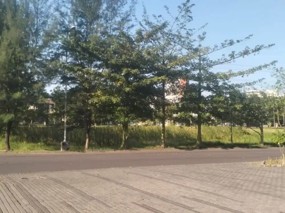 Kavling Royal Residence Boulevard (Hadap Barat Daya ,Utara, Selatan)