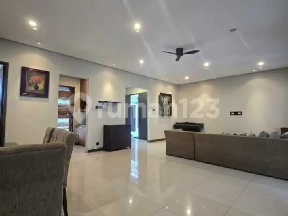 Rumah Townhouse, 2 Lantai, Furnished, di Kemang