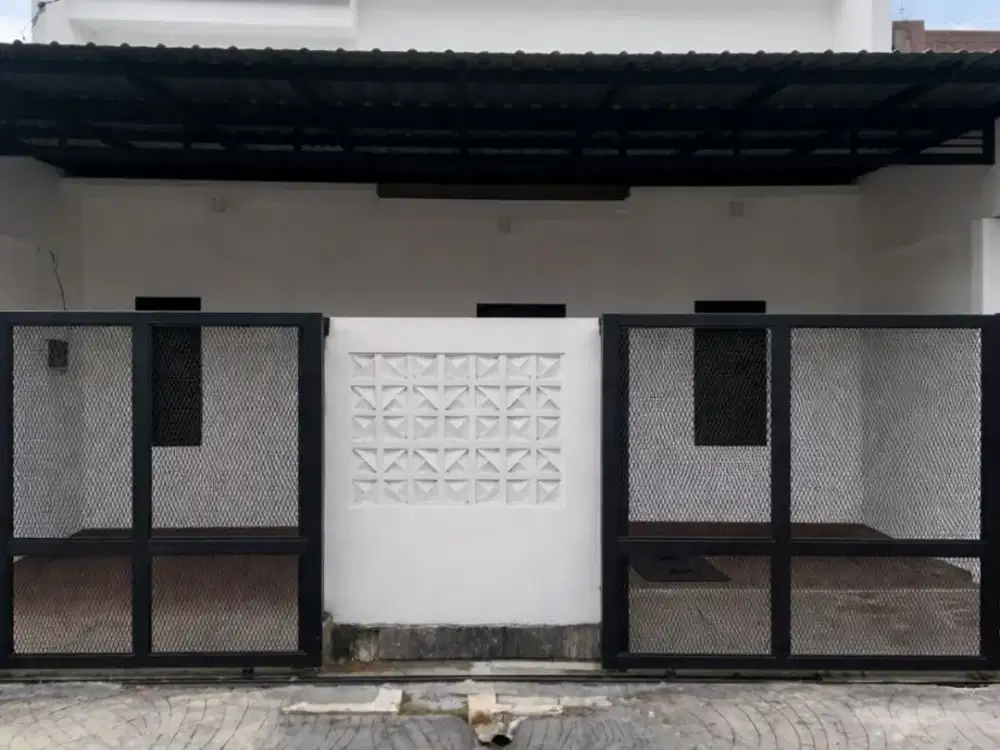 Rumah Wiguna Surabaya Timur New Minimalis Carport 2 Mobil