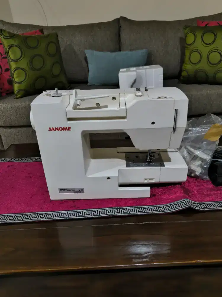 Mesin Jahit Janome DC7100
