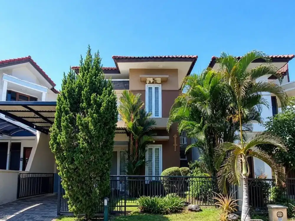 Rumah Dharmahusada Regency Row jalan 3 mobil, Atap galvalum lantai 1 Balkon luas (diperbesar) Kanopi baru